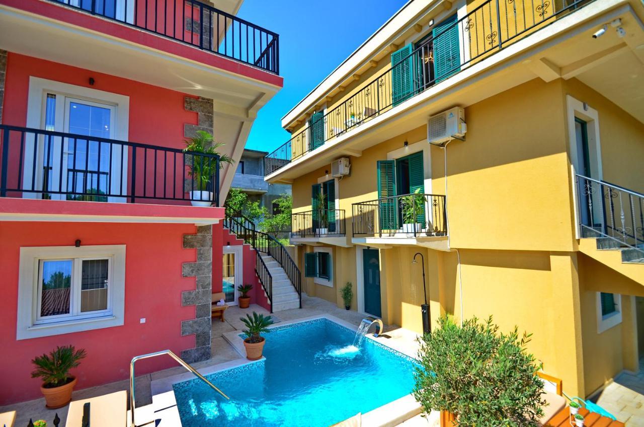 Apartments Lux S Tivat Extérieur photo
