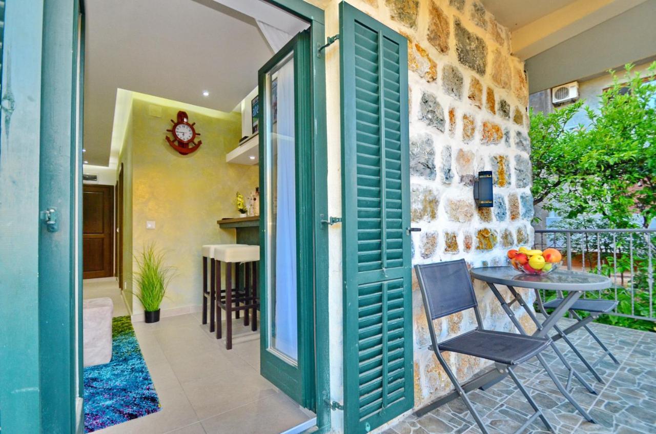 Apartments Lux S Tivat Extérieur photo