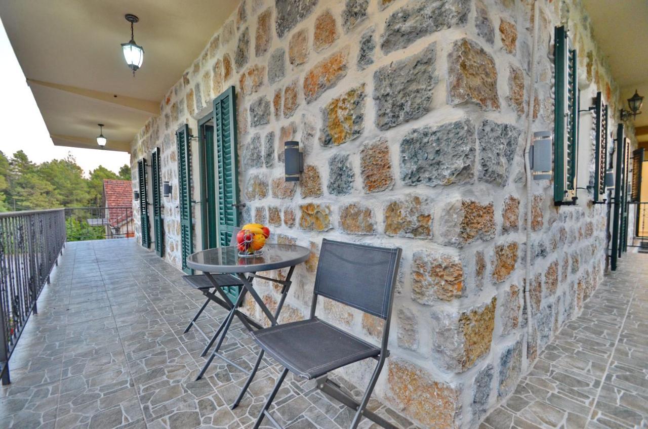 Apartments Lux S Tivat Extérieur photo