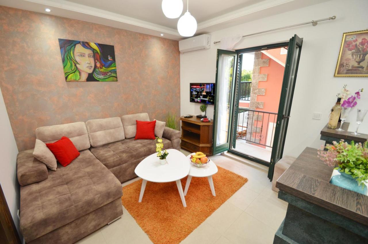 Apartments Lux S Tivat Extérieur photo
