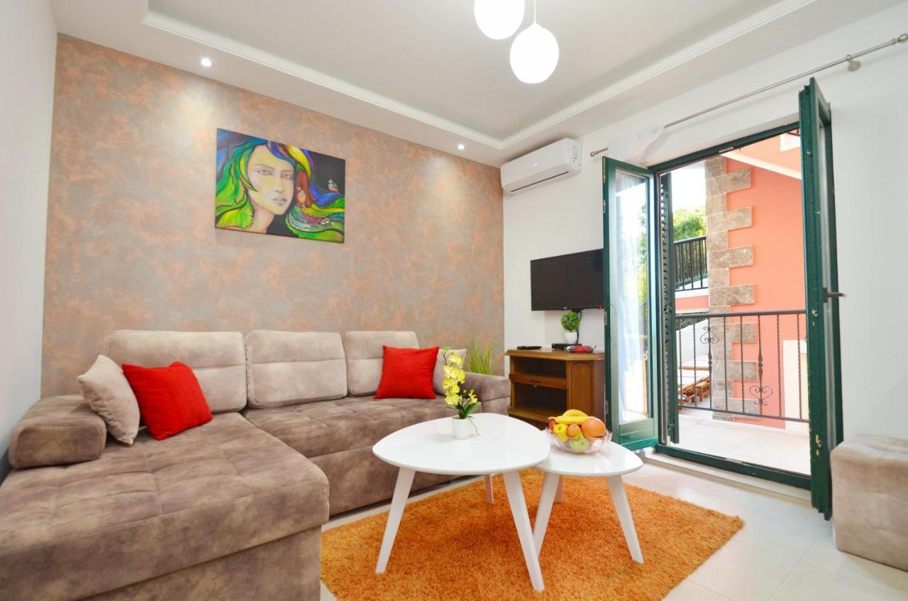 Apartments Lux S Tivat Extérieur photo