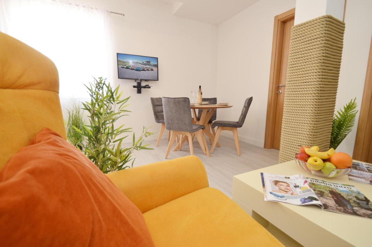 Apartments Lux S Tivat Extérieur photo