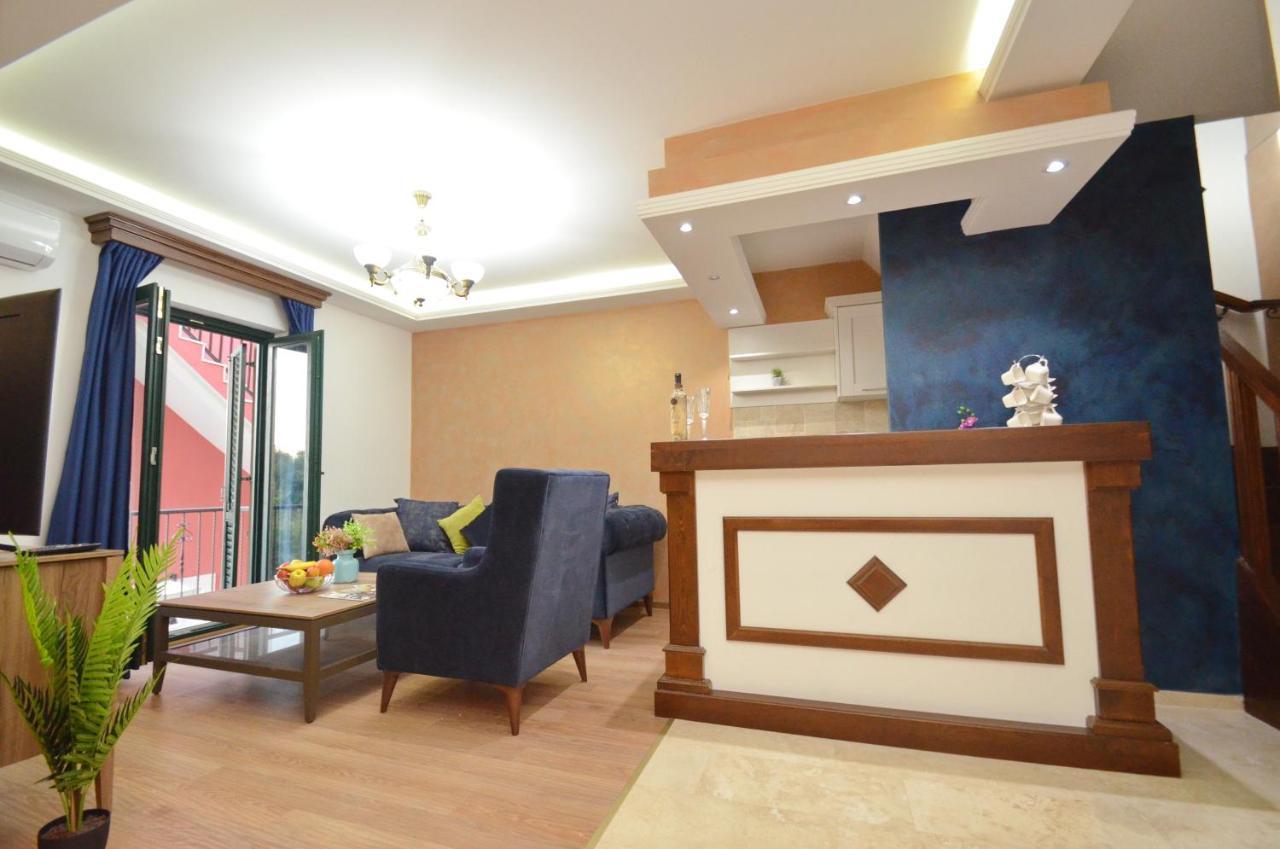 Apartments Lux S Tivat Extérieur photo