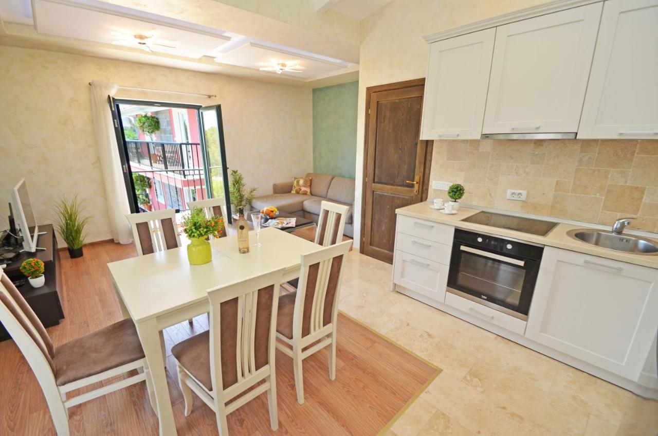Apartments Lux S Tivat Extérieur photo