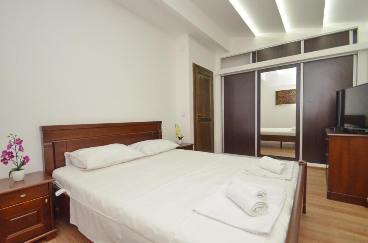 Apartments Lux S Tivat Extérieur photo