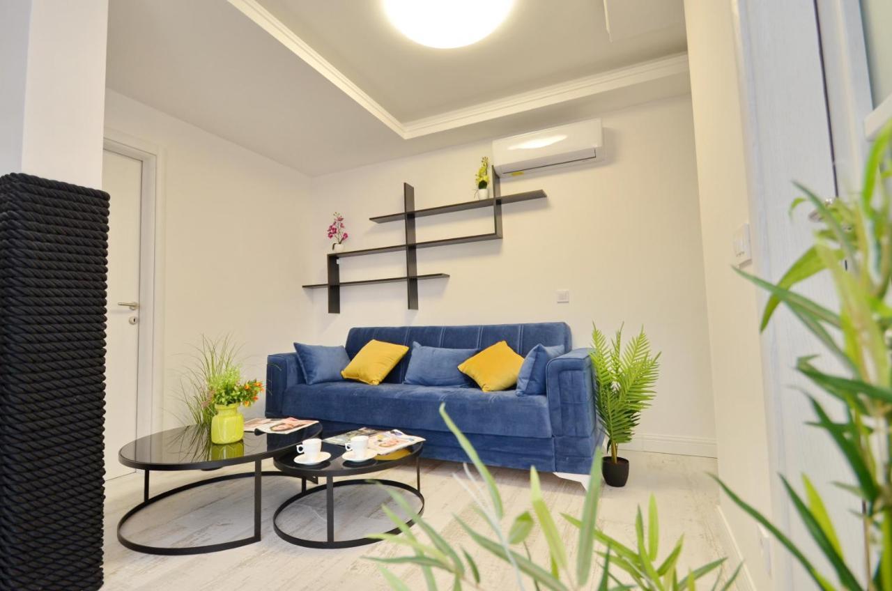 Apartments Lux S Tivat Extérieur photo