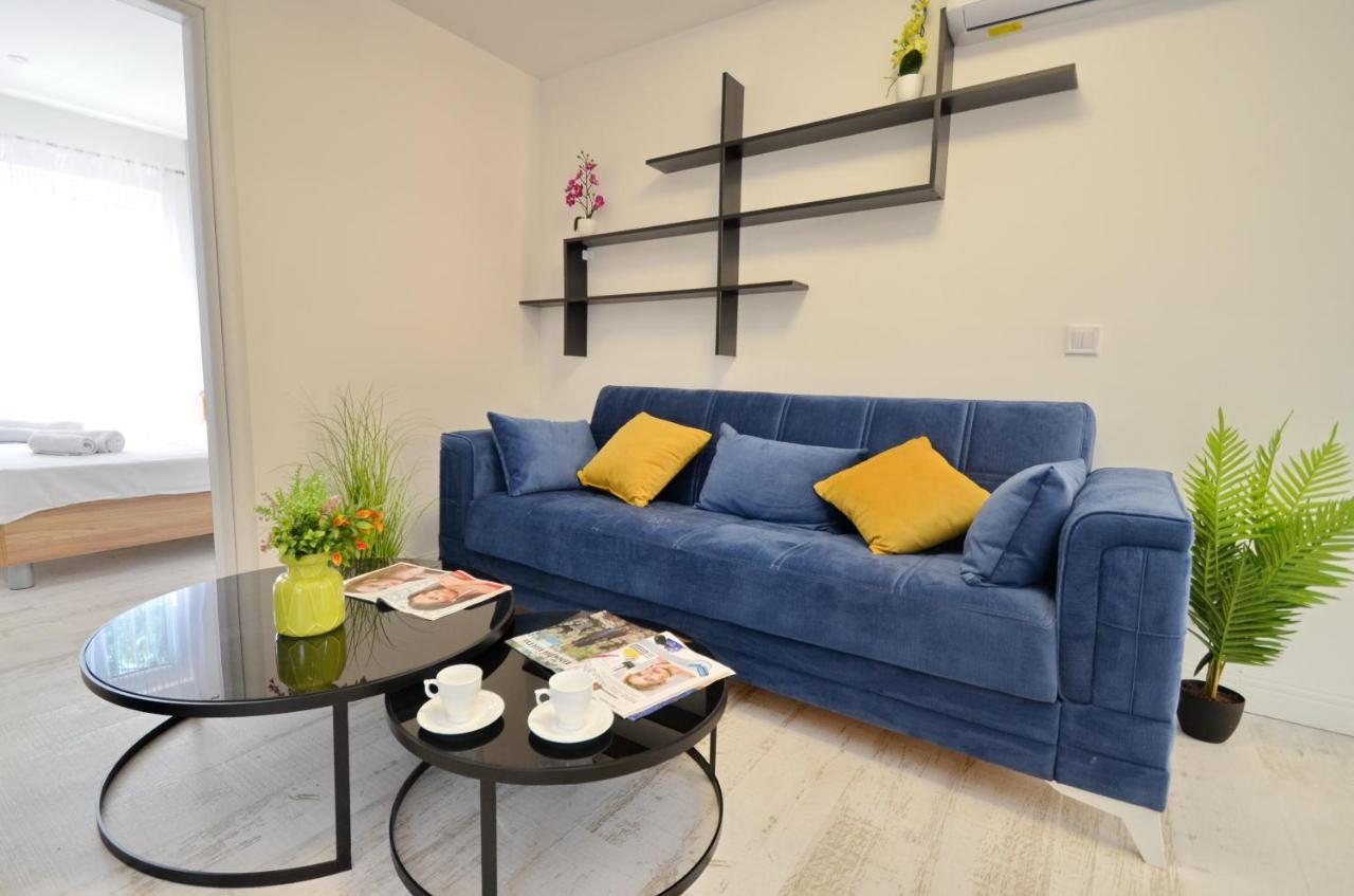 Apartments Lux S Tivat Extérieur photo