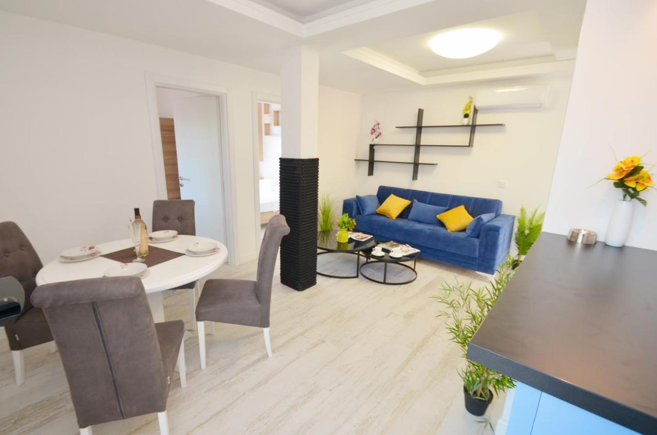 Apartments Lux S Tivat Extérieur photo