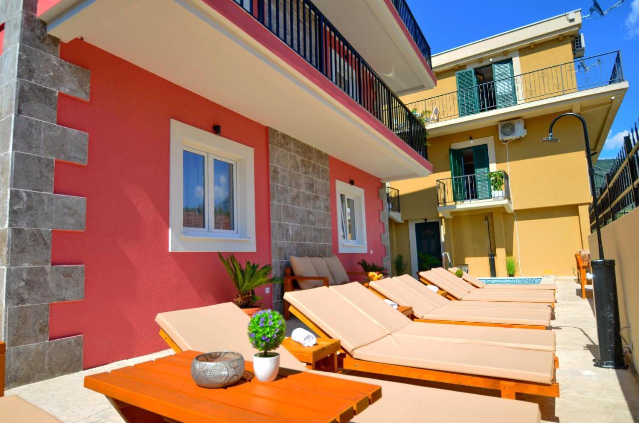 Apartments Lux S Tivat Extérieur photo